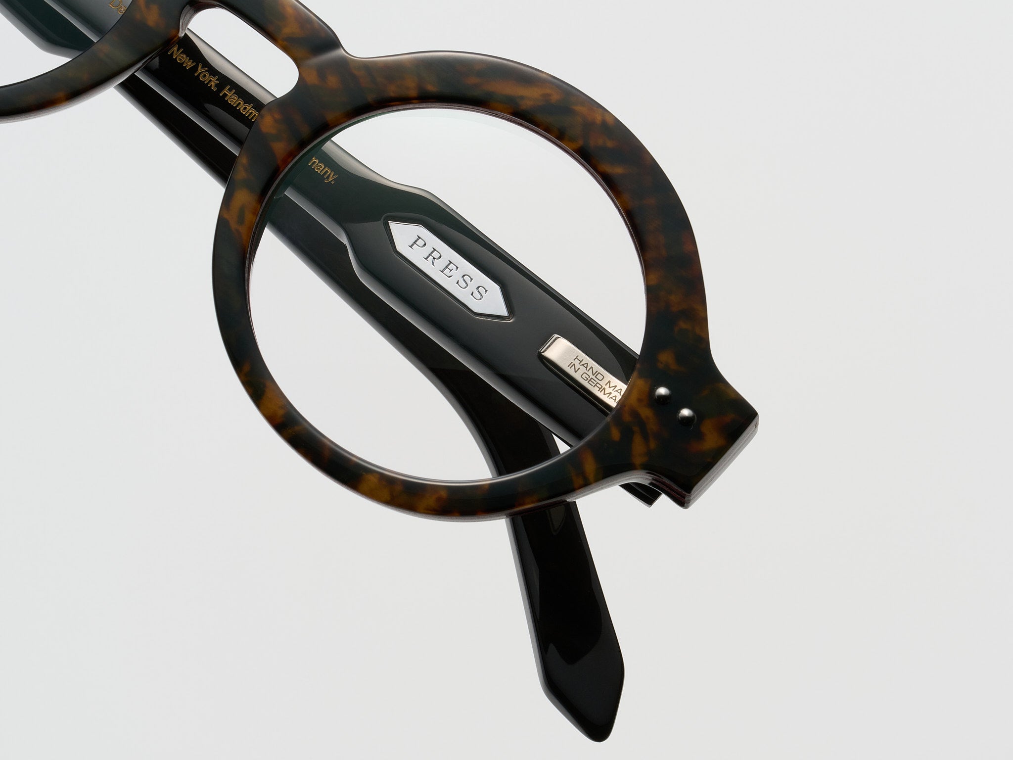 The Chic Horn view 4